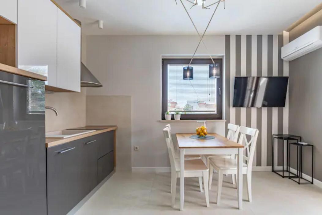 Apartments "Villa Antisin" With Heated Pool Zadar Bagian luar foto