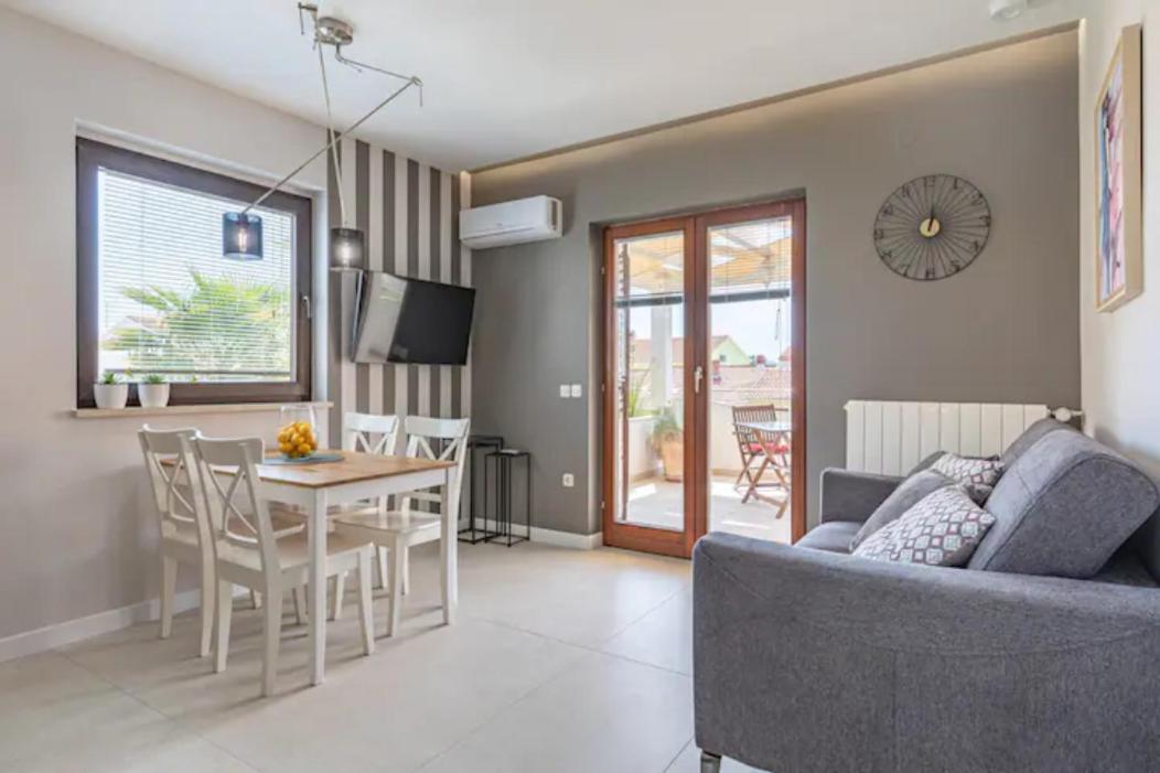 Apartments "Villa Antisin" With Heated Pool Zadar Bagian luar foto