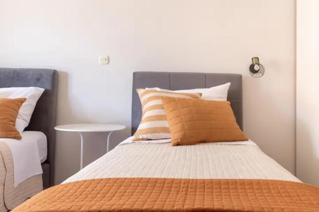 Apartments "Villa Antisin" With Heated Pool Zadar Bagian luar foto