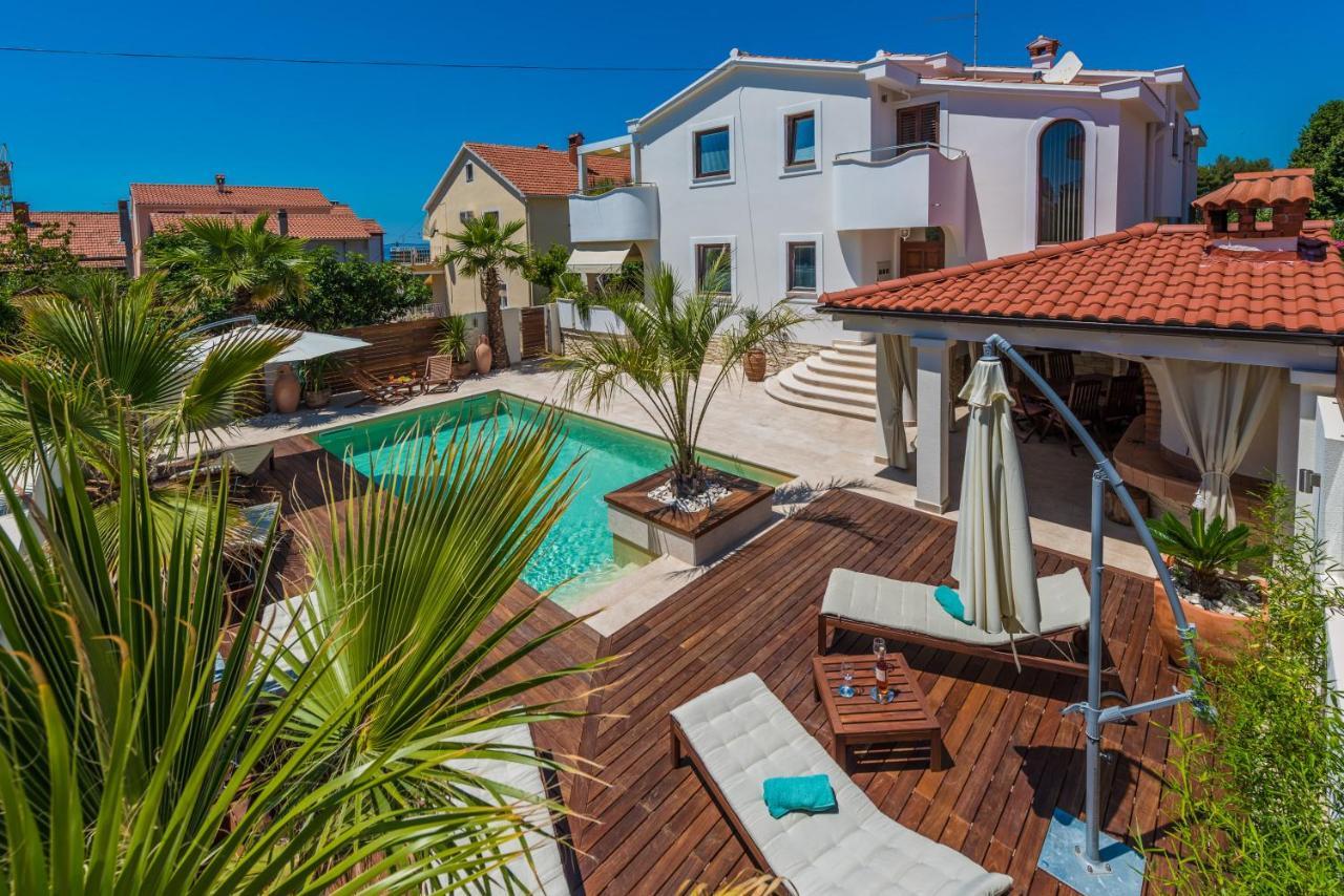 Apartments "Villa Antisin" With Heated Pool Zadar Bagian luar foto