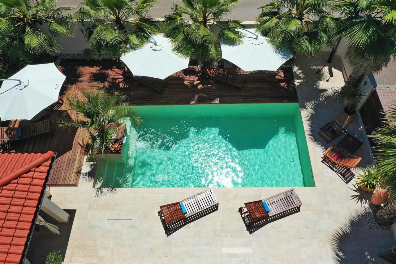Apartments "Villa Antisin" With Heated Pool Zadar Bagian luar foto