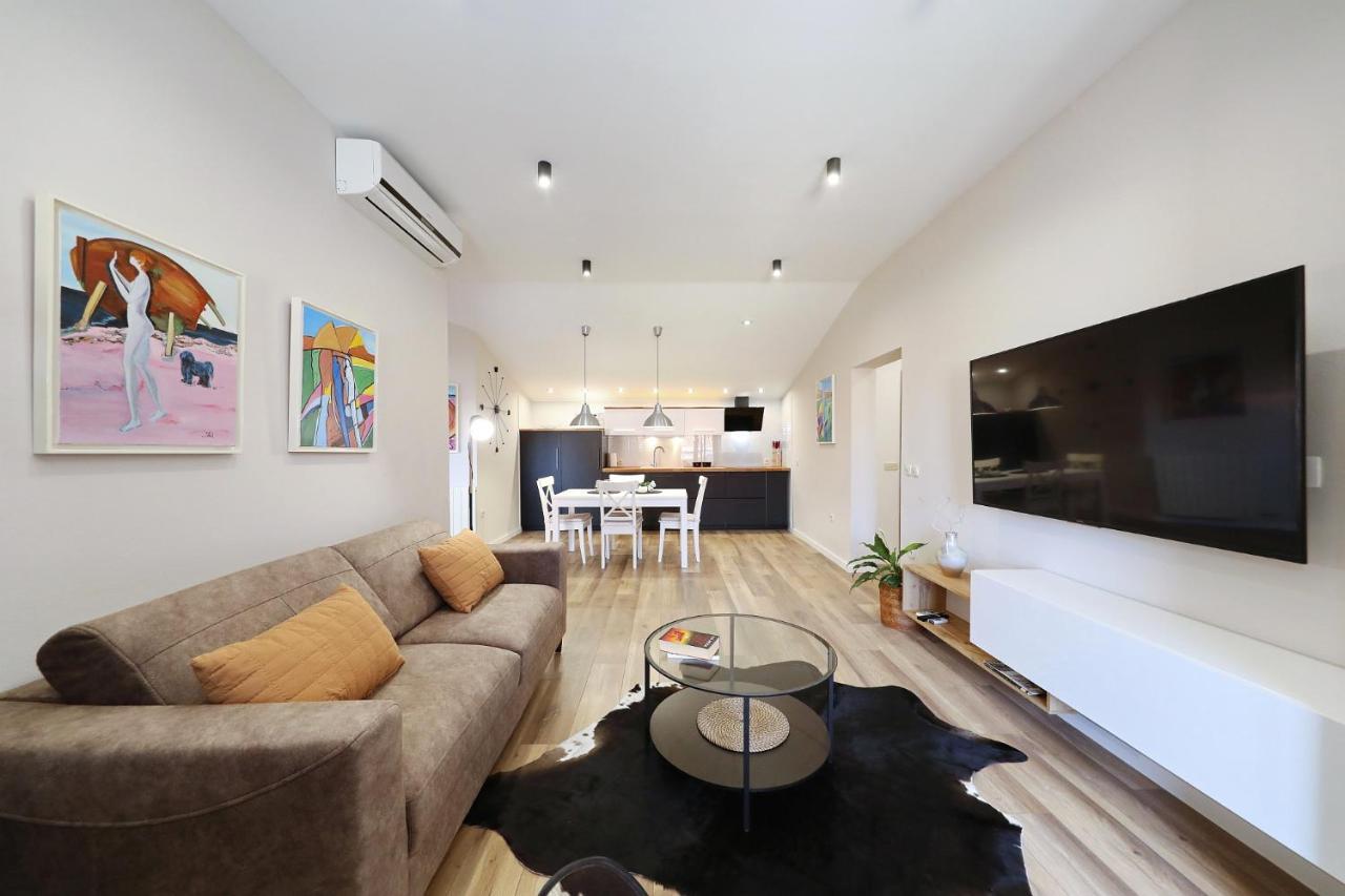 Apartments "Villa Antisin" With Heated Pool Zadar Bagian luar foto