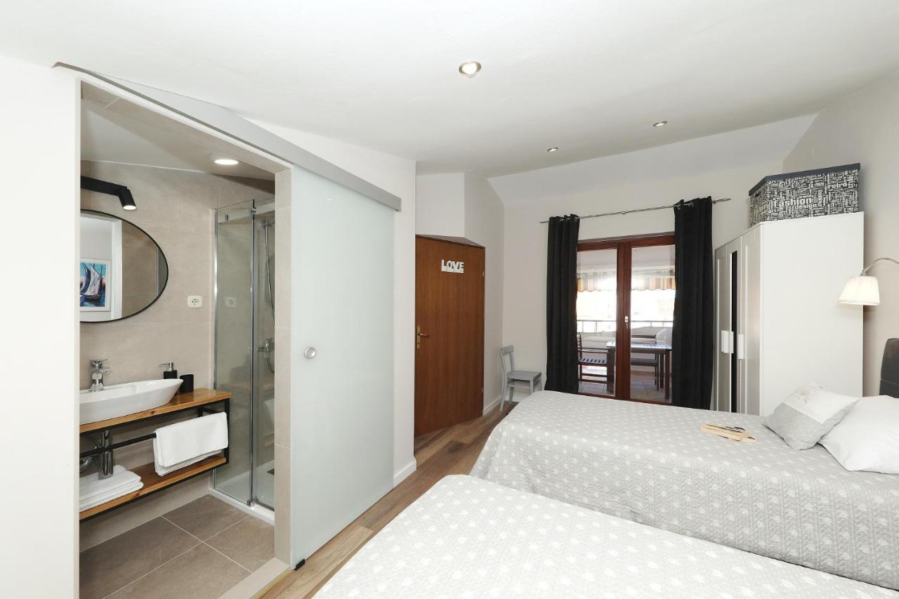 Apartments "Villa Antisin" With Heated Pool Zadar Bagian luar foto