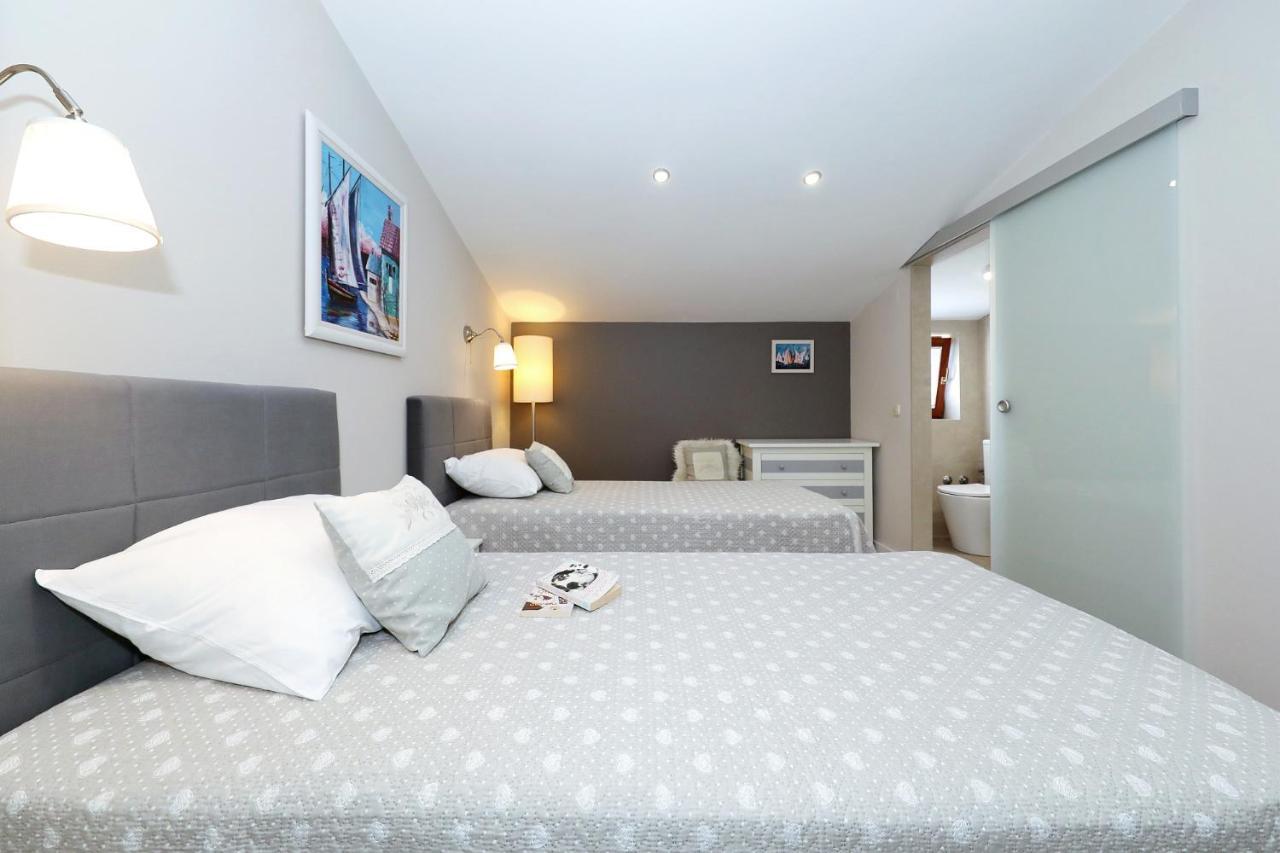 Apartments "Villa Antisin" With Heated Pool Zadar Bagian luar foto