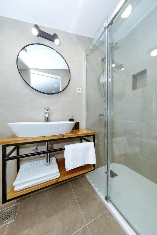 Apartments "Villa Antisin" With Heated Pool Zadar Bagian luar foto