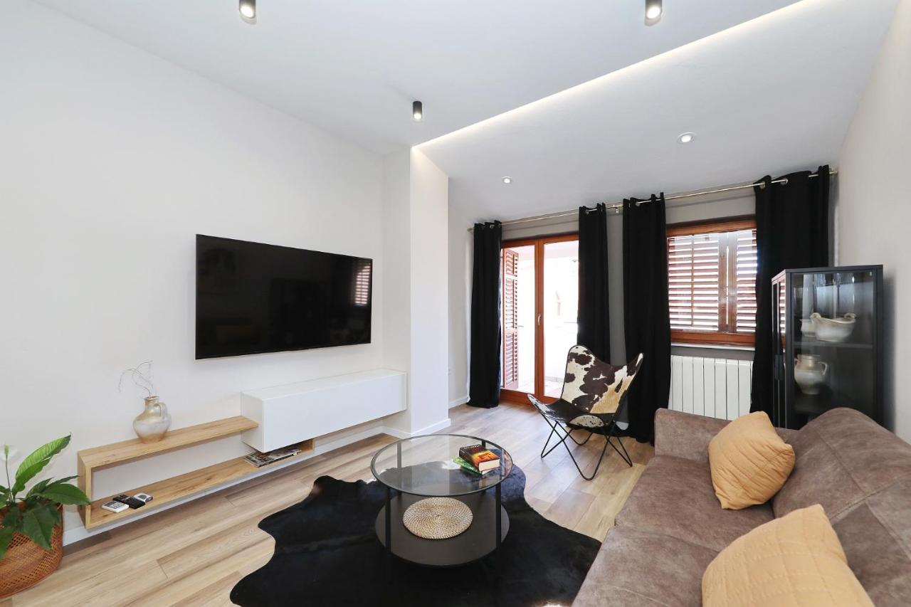 Apartments "Villa Antisin" With Heated Pool Zadar Bagian luar foto