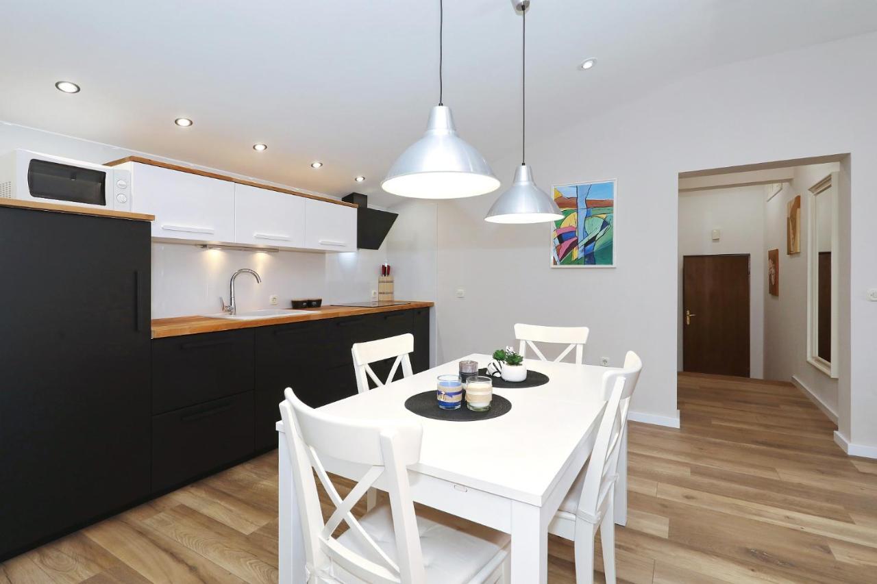 Apartments "Villa Antisin" With Heated Pool Zadar Bagian luar foto