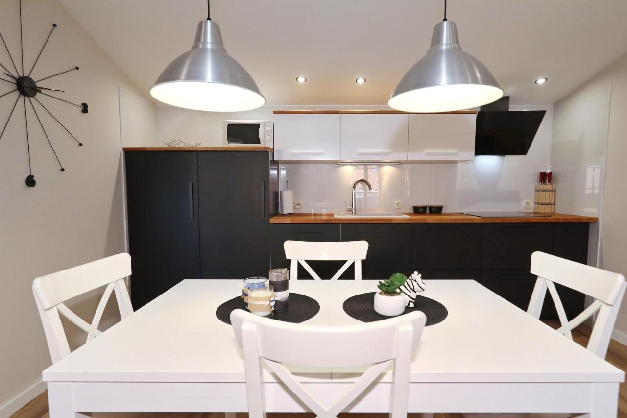 Apartments "Villa Antisin" With Heated Pool Zadar Bagian luar foto