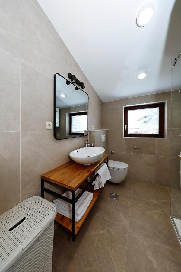 Apartments "Villa Antisin" With Heated Pool Zadar Bagian luar foto