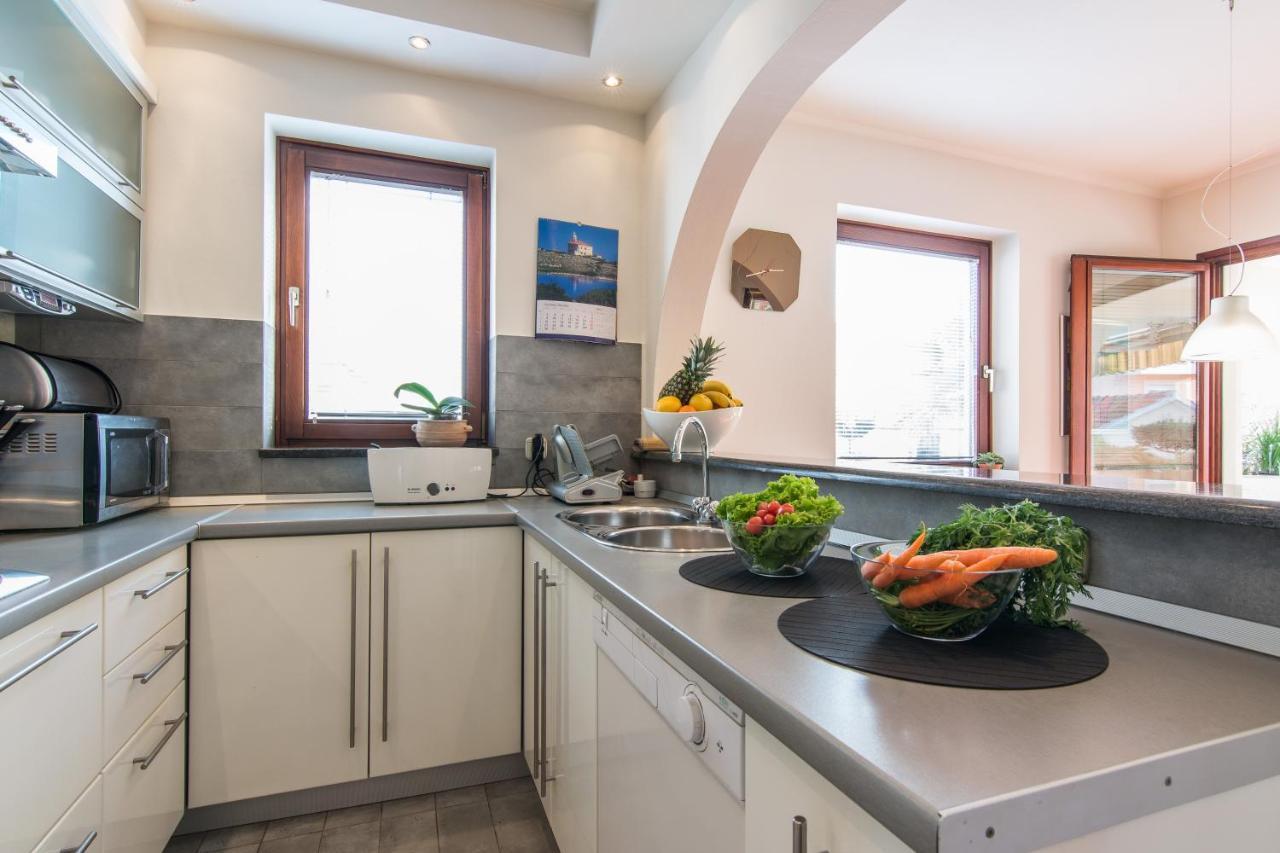 Apartments "Villa Antisin" With Heated Pool Zadar Bagian luar foto
